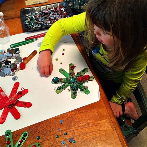 10 Simple And Fun Christmas Crafts For 2 Year Olds Sunshine Whispers