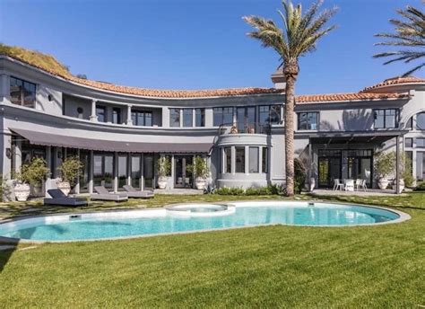 Aa as in odd (aa.d) pronounce rumah in english. Intip Isi Rumah Mewah Kylie Jenner yang Jadi Inspirasi ...