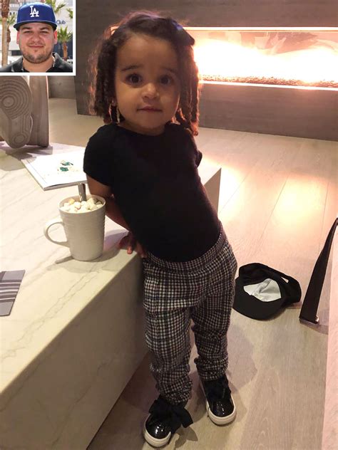 rob kardashian posts adorable snaps of daughter dream as kourtney and khloé shower her with love