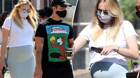 Pregnant Sophie Turner Shows Off Baby Bump At Breakfast With Joe Jonas