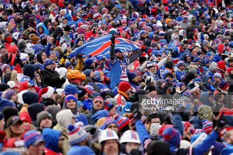 Buffalo Bills Fans Photos And Premium High Res Pictures Getty Images