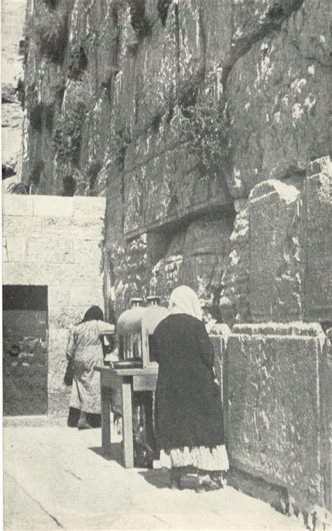 שכן טעות היא לחשוב שאבותינו בזמן. תשעה באב