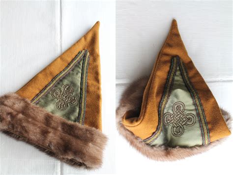 Triangle Norse Merchant Hat Made Of Wool With A Beige Linen Inside
