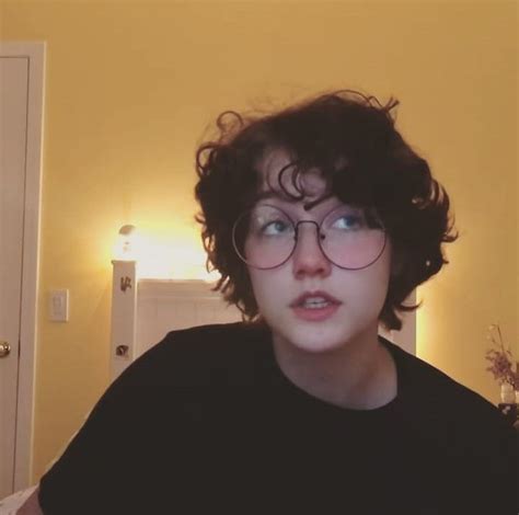 Men's haircuts for round faces typically involve adding lots of volume. non binary hair styles for curly hair - Google Search in ...