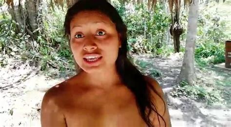 Neila Desnuda En La Selva