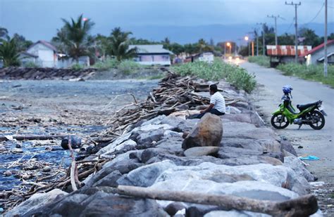 Where did the tsunami hit? Aceh still struggling to end poverty after 2004 tsunami ...