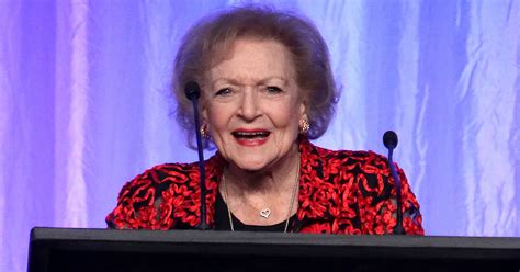 Betty White Is Celebrating Her 99th Birthday Popsugar Celebrity