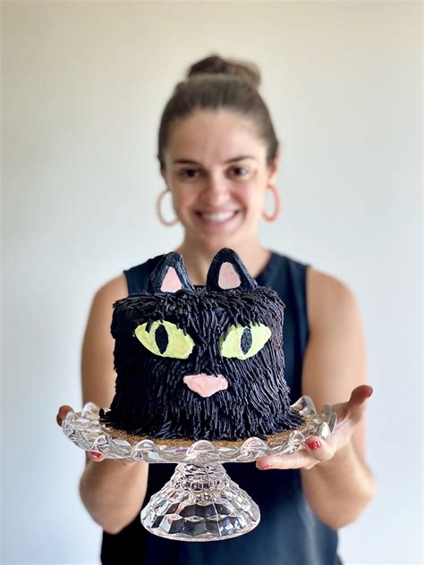 Black Cat Cake Design Susan Brings Dessert