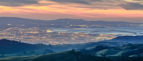 Silicon valley as the name suggests is a region in the northern california centered in the famous santa clara valley. How Silicon Valley Came of Age: The Role of Little-known ...