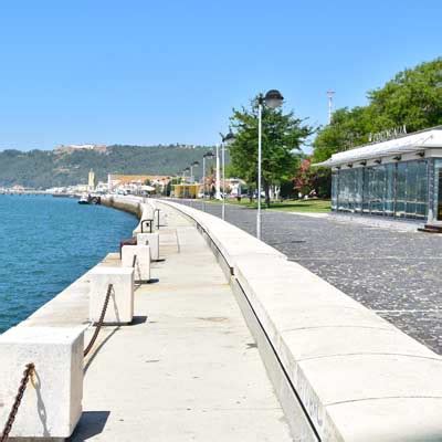 Setubal maybe industrial, but it is situated in a region of immense beauty. Setubal Portugal tourism guide - fully updated for 2020!