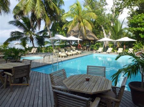 Blick Auf Den Pool Und Da Hotel Indian Ocean Lodge Grand Anse • Holidaycheck Praslin