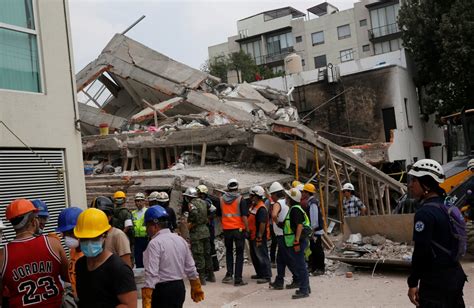 La tarea de acomodar un millón de libros tras sismo de 2017. Inician demolición de edificios dañados por sismo ...