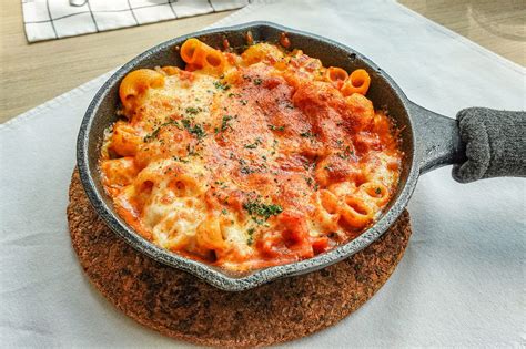 I hope everyone had a wonderful labor day that they enjoyed with awesome food, wonderful friends, and a well of course what's an american holiday without an american classic the mac n' cheese. 32 Food & Drinks To Try While In The Bahamas | SANDALS