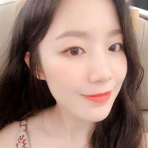 Yeh Shuhua Gidle Selca Icon Pfp Kpop Minnie Kpop