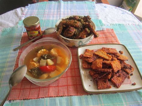 Maybe you would like to learn more about one of these? Sambal terasi, ayam cabe ijo, tempe goreng, sayur asem ...