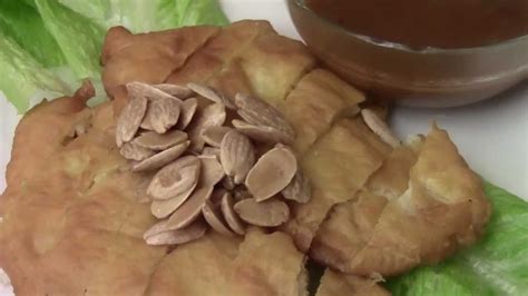Discover the taste of murgh badami ( chicken in almond gravy). Crispy Almond Chicken With Brown Gravy(2/2) | Almond ...