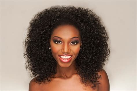 Comment prendre soin des cheveux ondulés, bouclés ou crépus