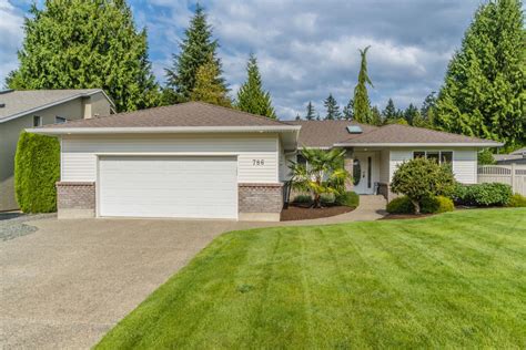 786 Chestnut Street, Qualicum Beach, British Columbia, For Sale by Lois Grant Marketing Group
