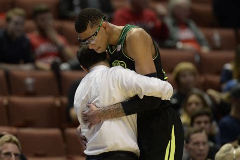 Baylor Center Hugs Coach In One Of The Most Heartbreaking Photos Of The Tournament For The Win