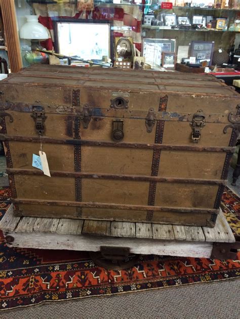 Extra Large Vintage Trunk Vintage Trunks Decor Steamer Trunk