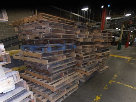 Should My Company Use Block Pallets Or Stringer Pallets Maybe Plastic