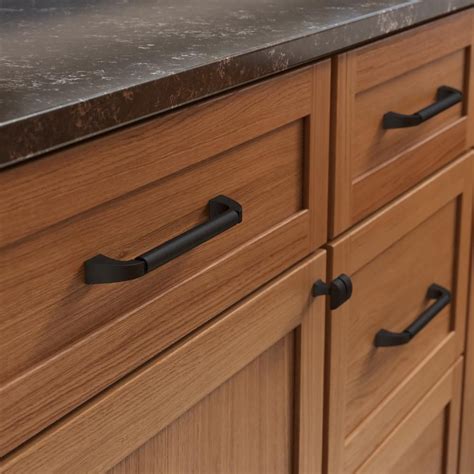 Oak Kitchen Cabinets With Black Handles Image To U