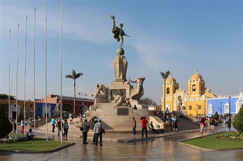 Monumento Trujillo Viajar Por Perú