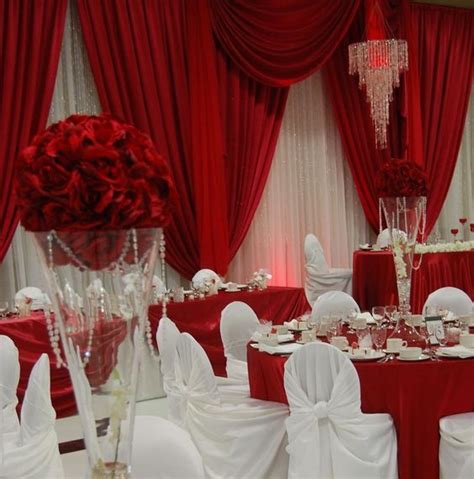 20 Idées De Décoration Rouge Pour Votre Cérémonie De Mariage