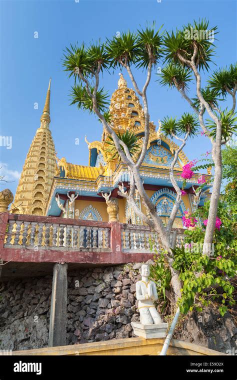 Wat Phnom Sampeau Temple Near Battambang Cambodia Stock Photo Alamy