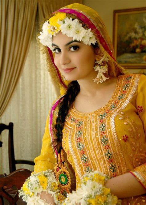 Best And Latest Bridal Mehndi Dresses Designs Collection 2020