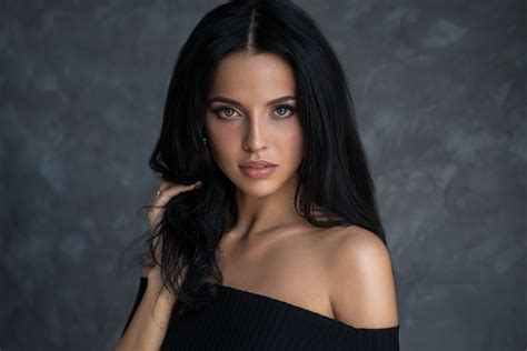 Black Hair With Blue Eyes Girl How Common Is It For Someone To Have