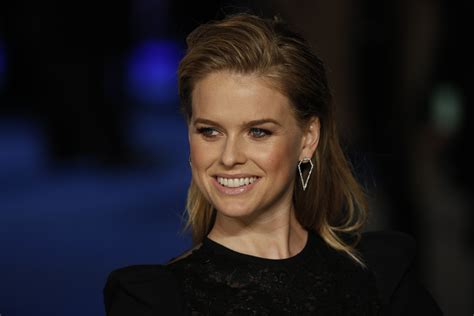 Alice Eve Allegedly Criticizes Bruce Jenner By Bringing Up The Wage Gap And Its An Odd