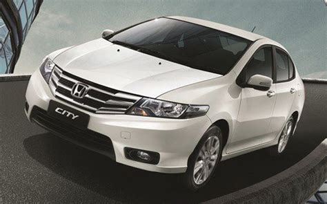 The model featured appears to be registered in the country, rather than carrying the usual test plates. Limited Edition Honda City VA for Malaysia