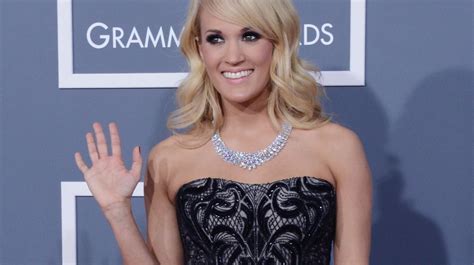 Underwood And Swift Carrie Underwood Denies Feud With Taylor Swift