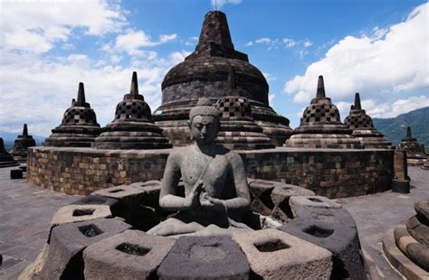 Pesona Candi Borobudur Di Mata Dunia Hingga Misteri Di Dalamnya Yang