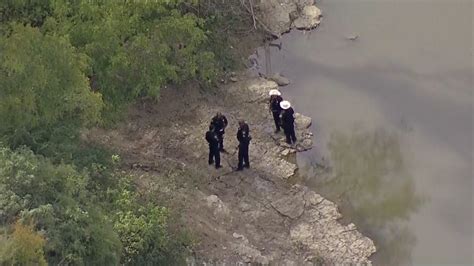 Body Found Along Rocks In Fort Worth West Fork Of The Trinity River