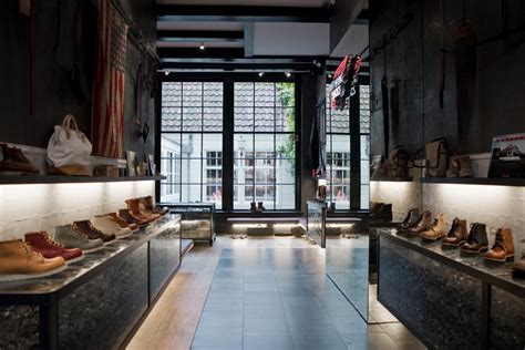 Whether that be impressing on an interview, keeping you warm on that trek out to the blind, keeping your toes protected on the workshop no matter what you decide to do, however, know this: » Red Wing Shoes Store, Amsterdam