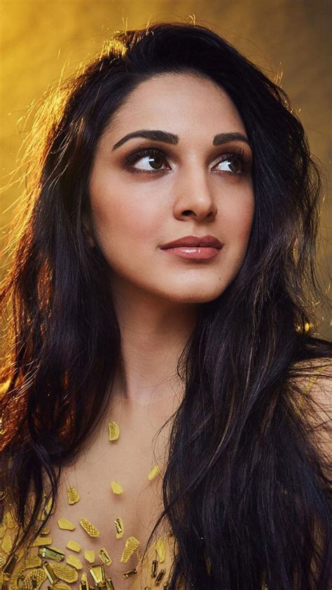 Follow Me S M Uddin ♻️♻️♻️ Kiara Advani Hot Beautiful Bollywood Actress Kiara Advani