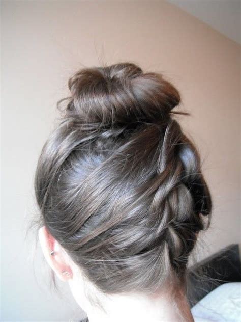 Not Sure If I Can Do This Myself Hairdo Bun Hairstyles Hair Styles