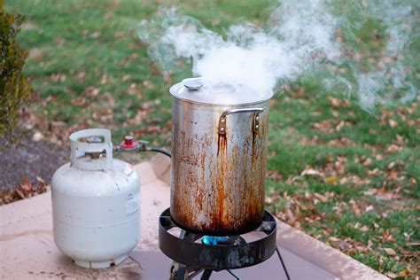 7 tips to fry a turkey safely this thanksgiving