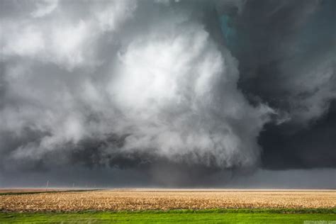 Long Lived Supercell Produces An Ef Tornado That Tracks Across