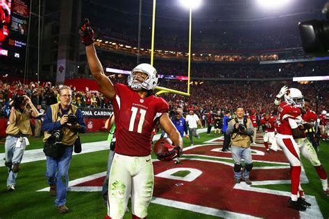 Larry Fitzgerald Graduated From College And Fulfilled A 15 Year Old Promise To His Mother