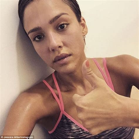 Jessica Alba Posts A Selfie As She Takes Over The Instagram For Her Honest Company Daily Mail