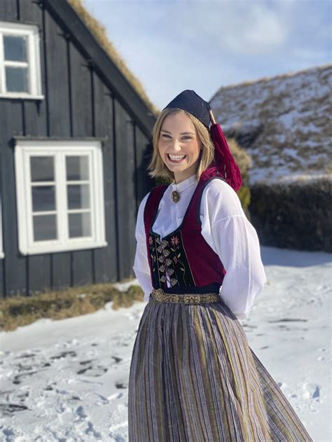 Traditional Clothing From The World Icelandic Woman Iceland