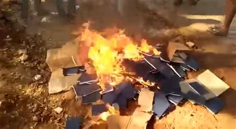 Videos Show Indian Hindu Nationalists Criticizing Christians Burning