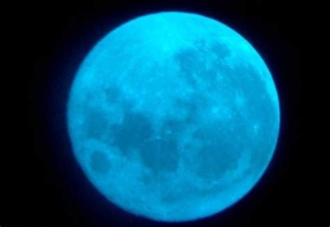 Check out lune bleue by velaluna on amazon music. La lune bleue