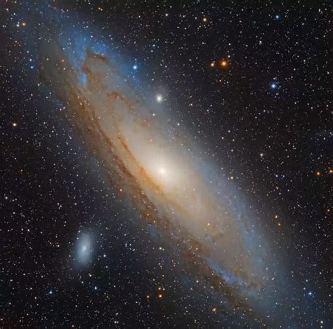Hypnotic Animation Of The Andromeda Galaxy Universe Galaxy Cosmos