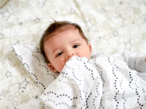 Why I love swaddling! - Can1love