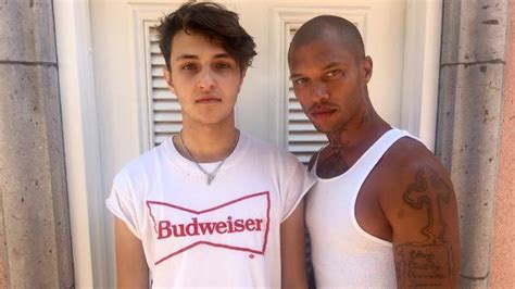 Gigi Hadids Little Brother Anwar Hangs Out With Hot Mugshot Guy