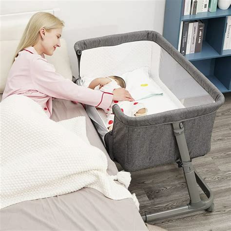 Pamo Babe Unisex Infant Bedside Sleeper Bassinet With Wheels And